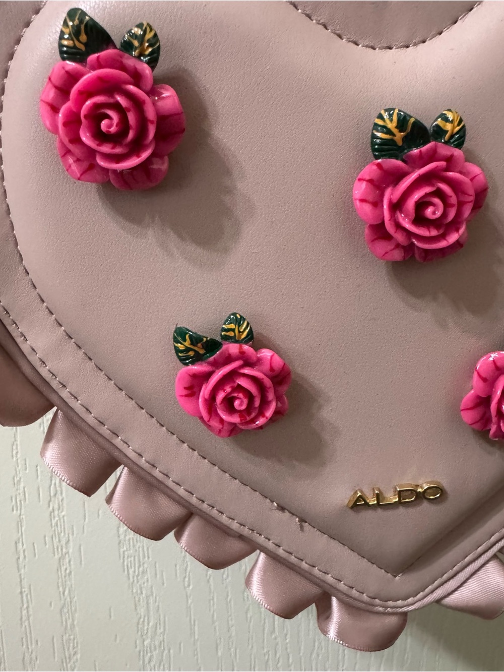 Rare Aldo mauve shaped heart coquette ruffle trim rose purse crossbody bag - Ltd - Picture 2 of 12